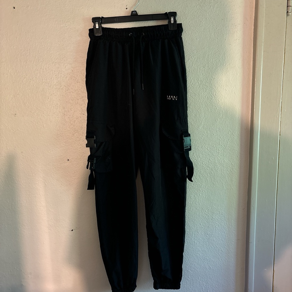 BoohooMAN nylon cargo joggers